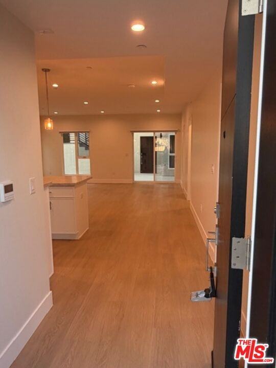 5191 5193 1/2 Lindley Avenue #5191 - Photo 7 of 50