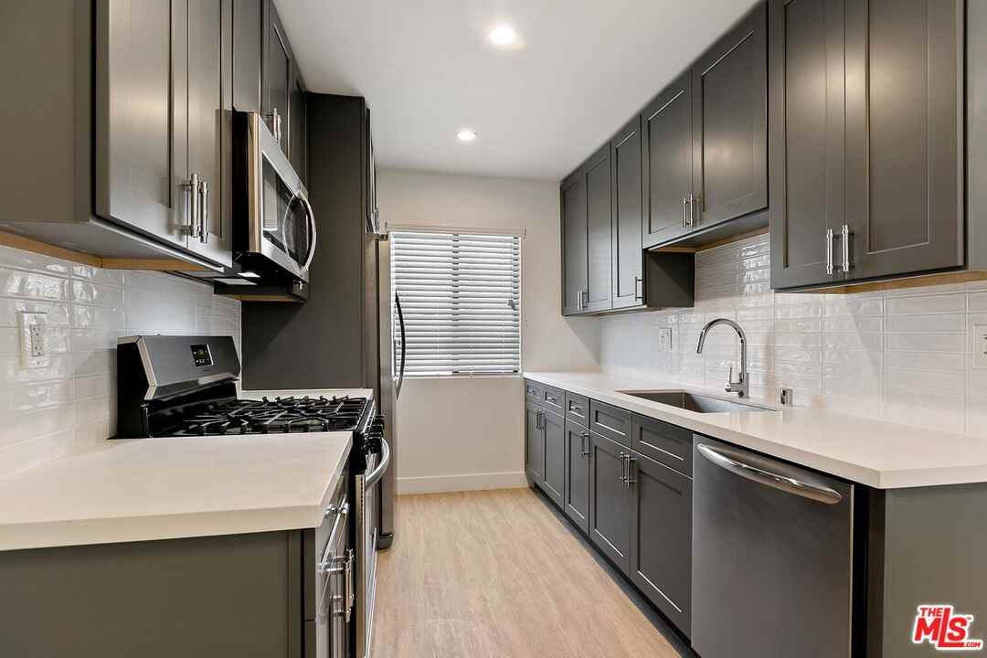 3314 Mentone Ave #3314-8 - Photo 3 of 15