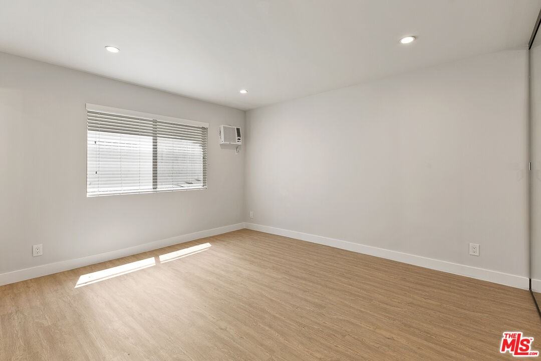 3314 Mentone Ave #3314-8 - Photo 5 of 15