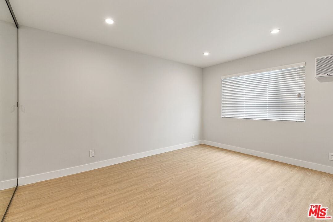 3314 Mentone Ave #3314-8 - Photo 7 of 15