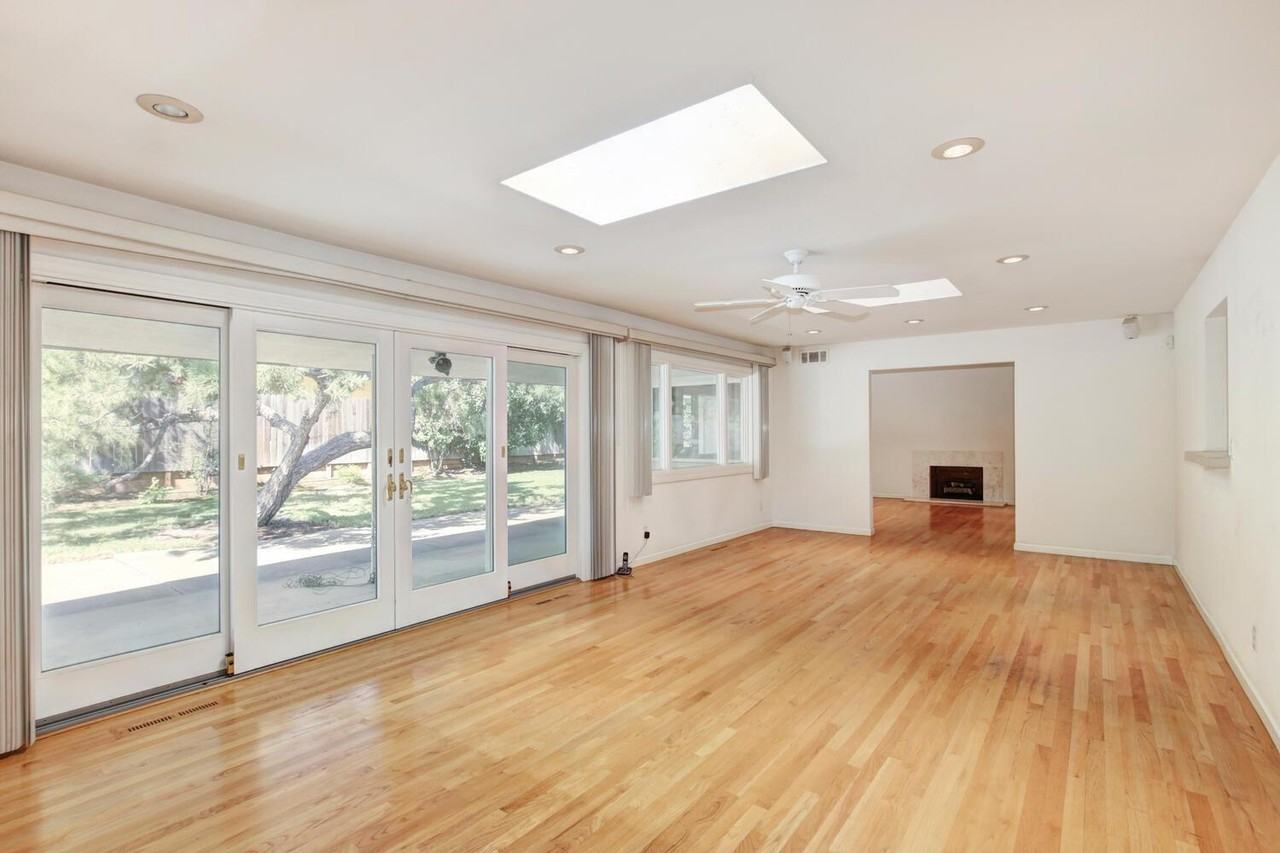 1501 Menlo Ave #1501 - Photo 3 of 15