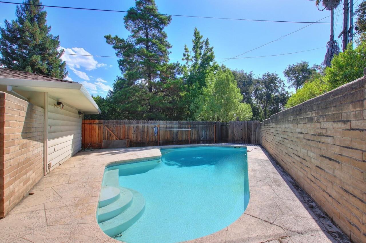 1501 Menlo Ave #1501 - Photo 5 of 15