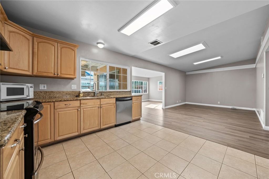8220 Briarwood St #8220 - Photo 3 of 23
