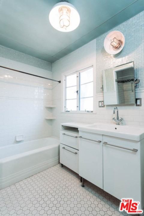 10961 Strathmore Dr #10961 - Photo 7 of 23