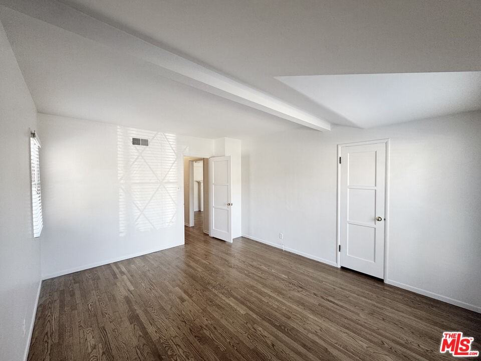 13054 Hartsook St #13054 - Photo 4 of 23