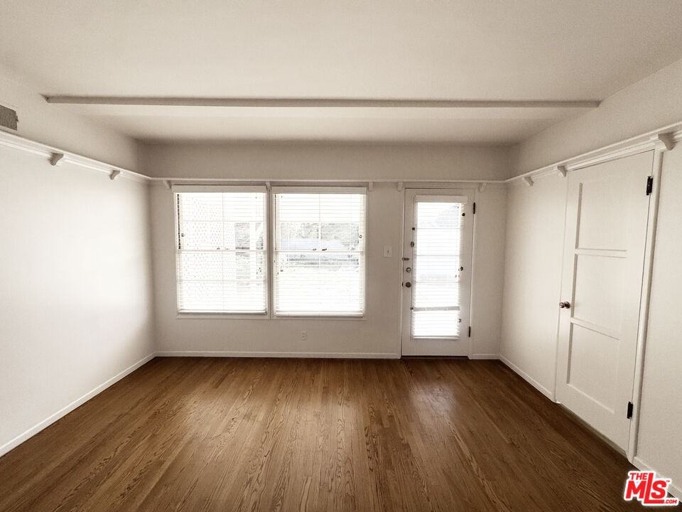 13054 Hartsook St #13054 - Photo 5 of 23