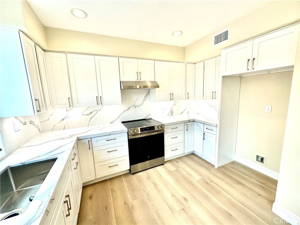 505 Marinella Aisle #505 - Photo 7 of 25