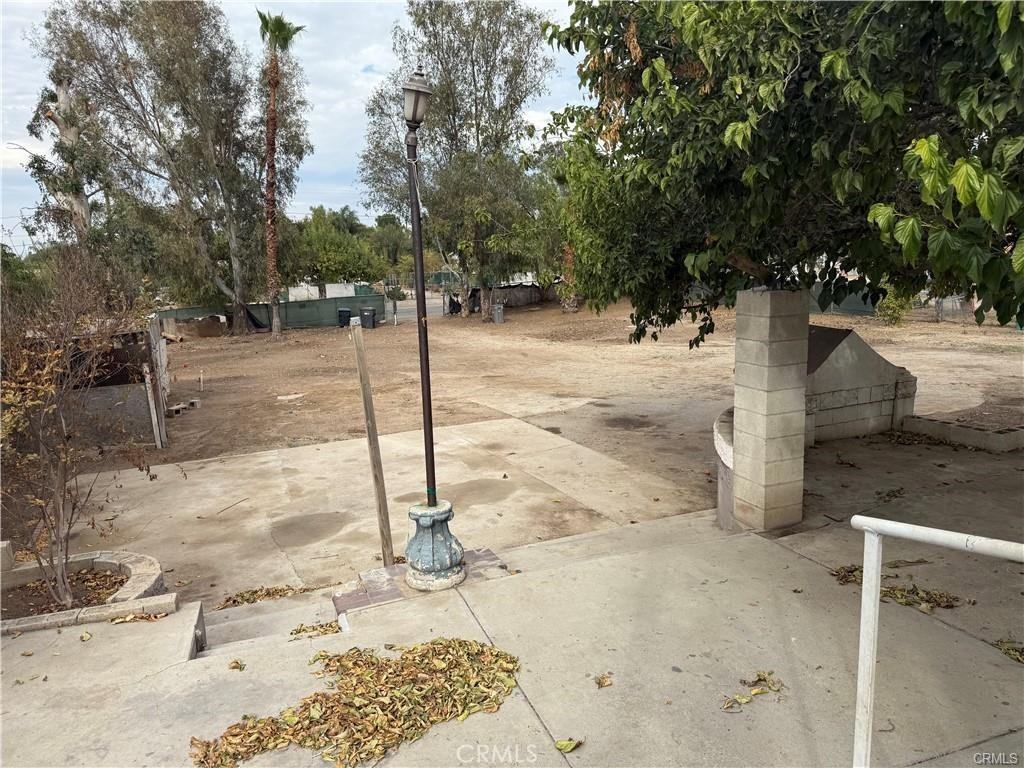 21889 Mary St #21889 - Photo 3 of 13