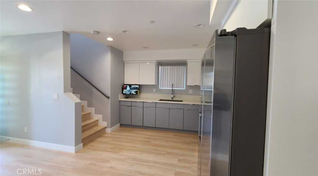 142 W 84th St #142 - Photo 5 of 23