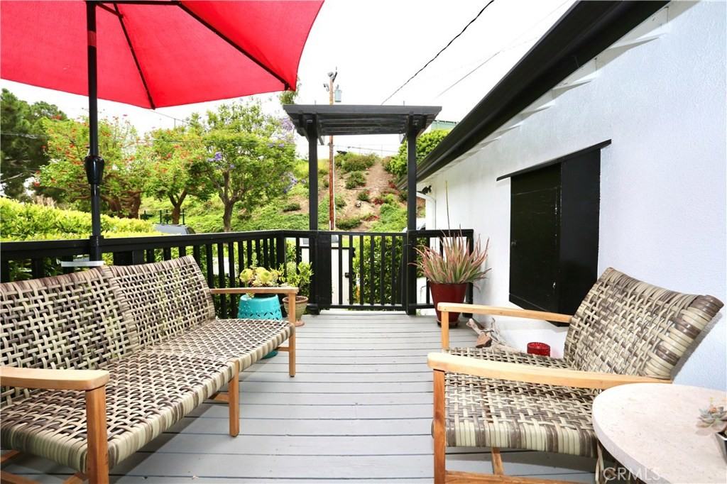 635 Saint Anns Dr #635 - Photo 2 of 10