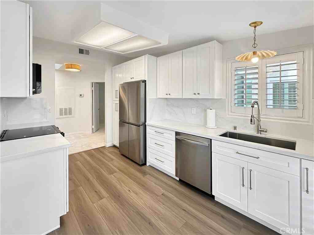 56 Corniche Dr #56J - Photo 5 of 21