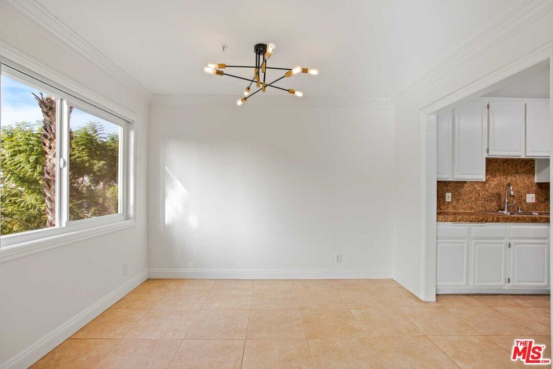 1508 Veteran Ave #1508-301 - Photo 3 of 29