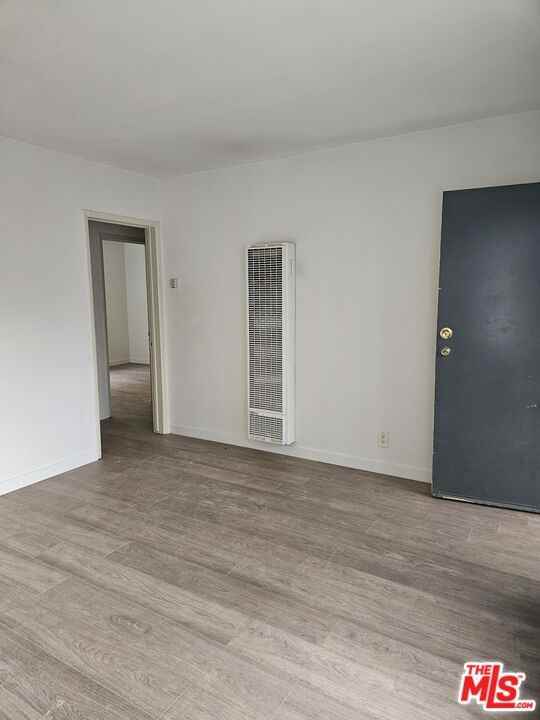 7906 S San Pedro St #7906-2 - Photo 4 of 13