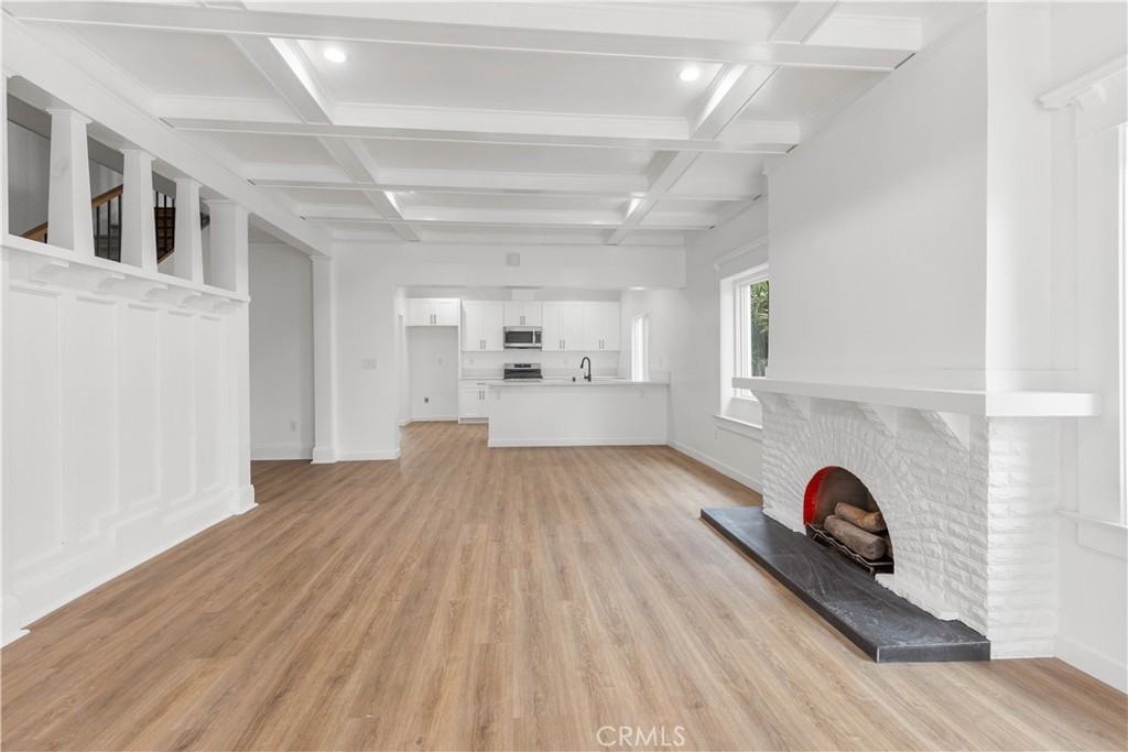 2636 S Normandie Ave #2636 - Photo 4 of 14