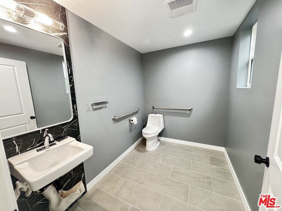 5637 Homeside Ave #5637 - Photo 4 of 13