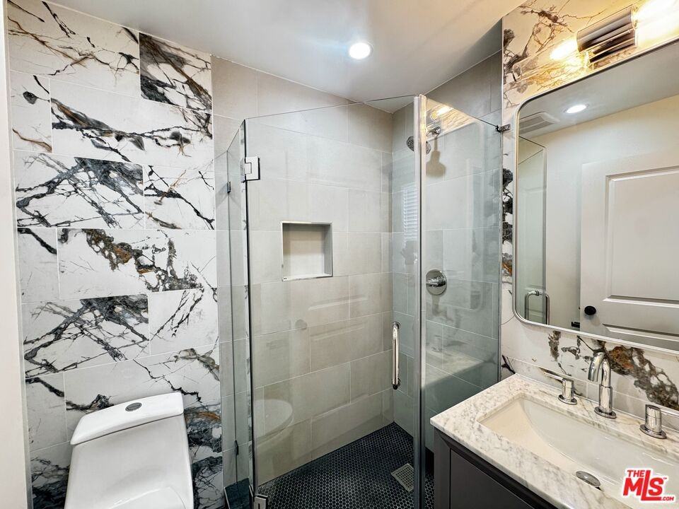 5637 Homeside Ave #5637 - Photo 6 of 13