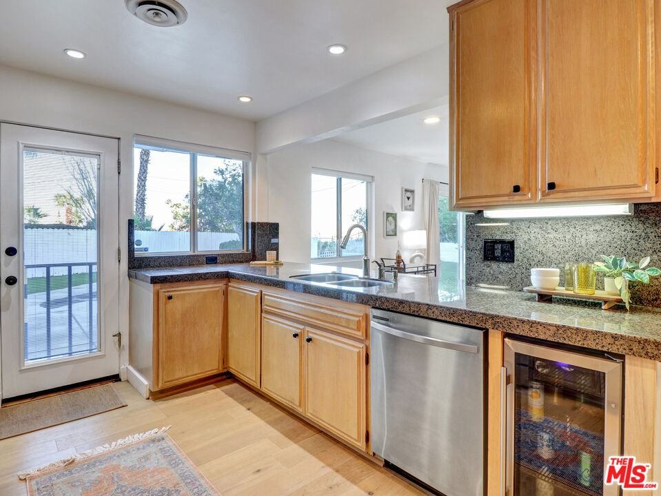 39390 Marietta Cir #39390 - Photo 2 of 25