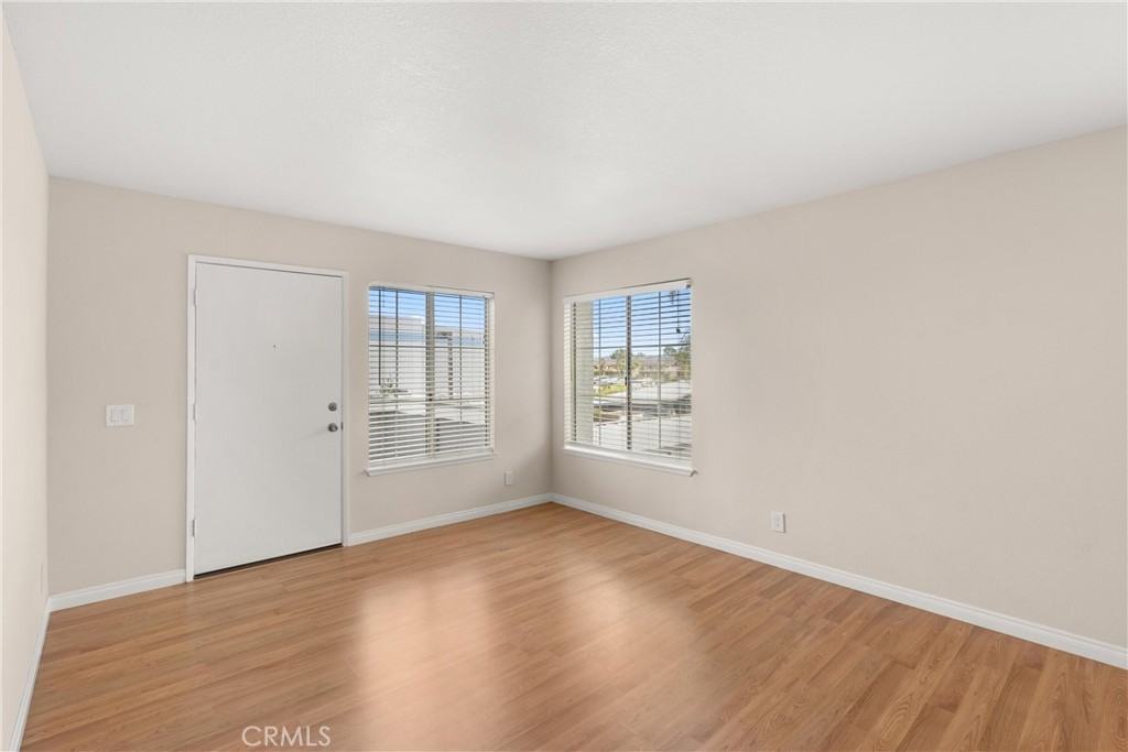 18312 Parkview Ln #18312-202 - Photo 3 of 29