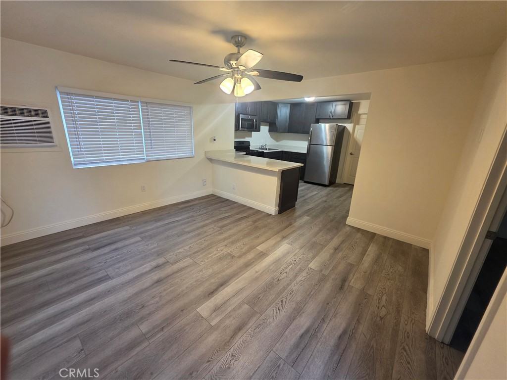 533 E 9th St #533 - Photo 2 of 6