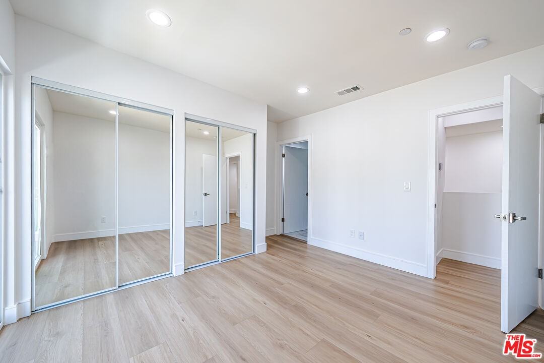 2055 1/2 S Garth Ave #2055 - Photo 7 of 37