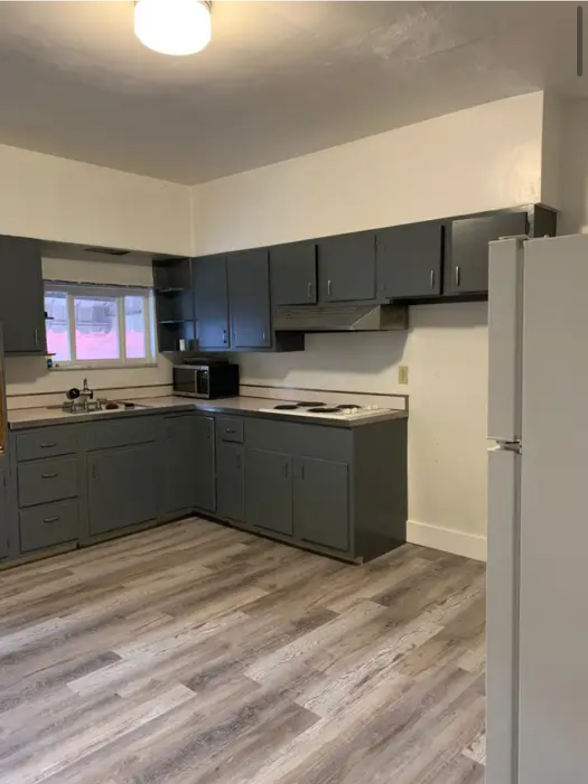 4637 Plummer St - Photo 3 of 6