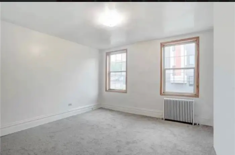 4637 Plummer St - Photo 4 of 6