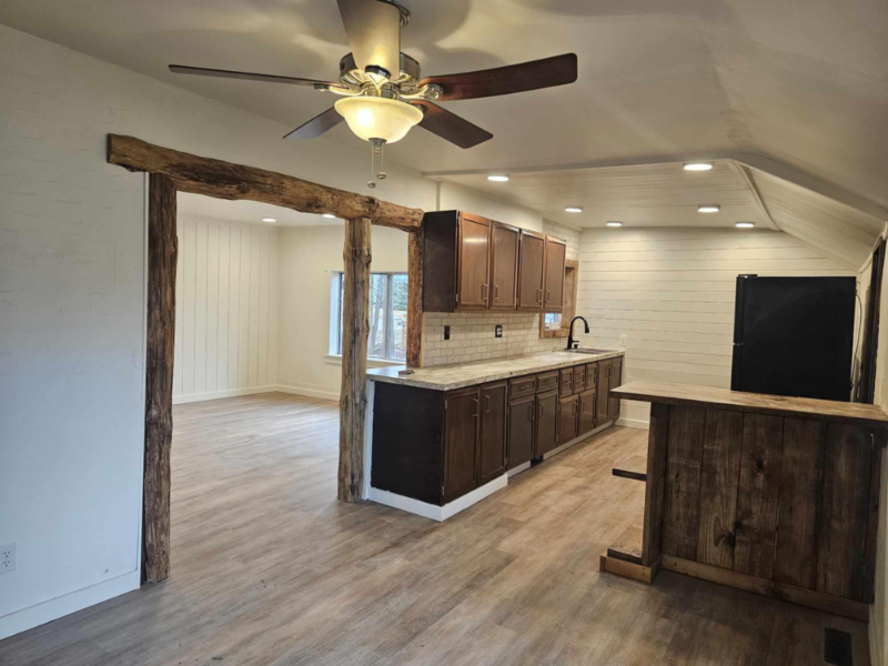 127 W Colfax St - Photo 4 of 13