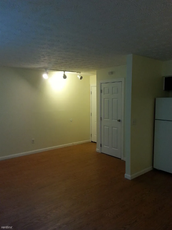 1725 Watson Rd #E - Photo 4 of 10