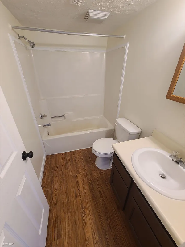 1725 Watson Rd #E - Photo 6 of 10