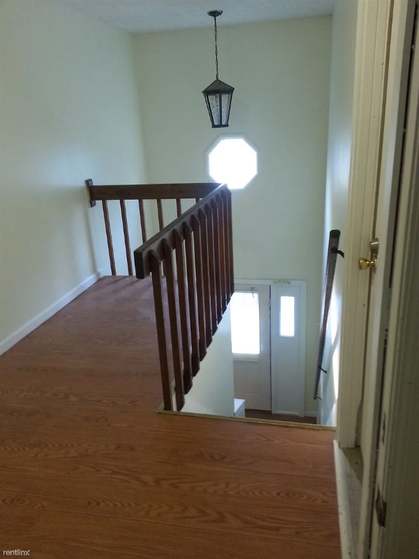 1725 Watson Rd #E - Photo 7 of 10