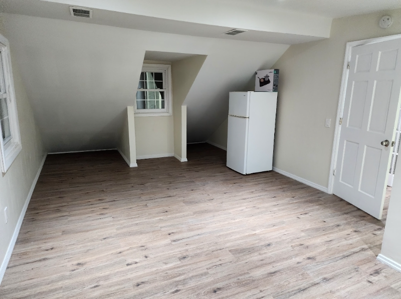 311 E 6th Ave - Photo 3 of 26