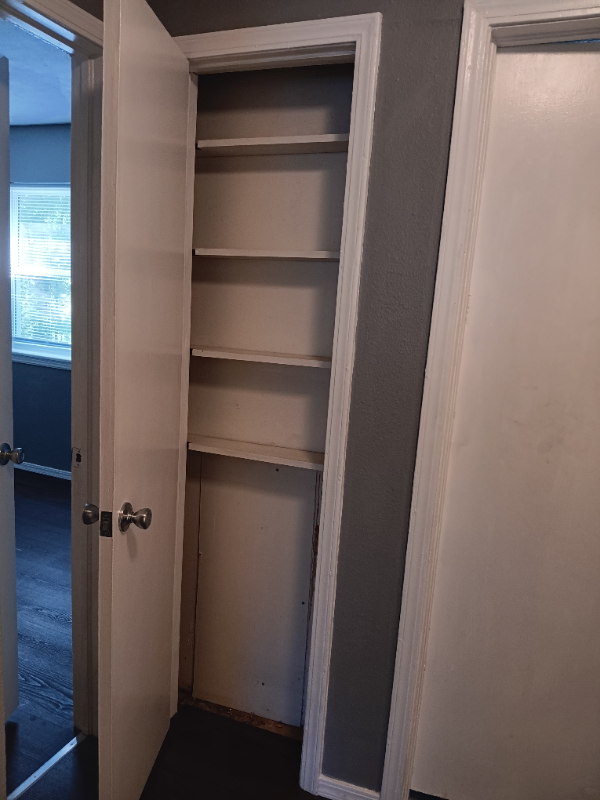 1601 N Hills Blvd - Photo 4 of 15