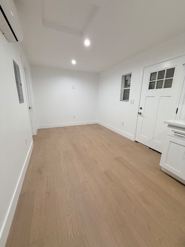 442 E 44th Cir #444A - Photo 2 of 11