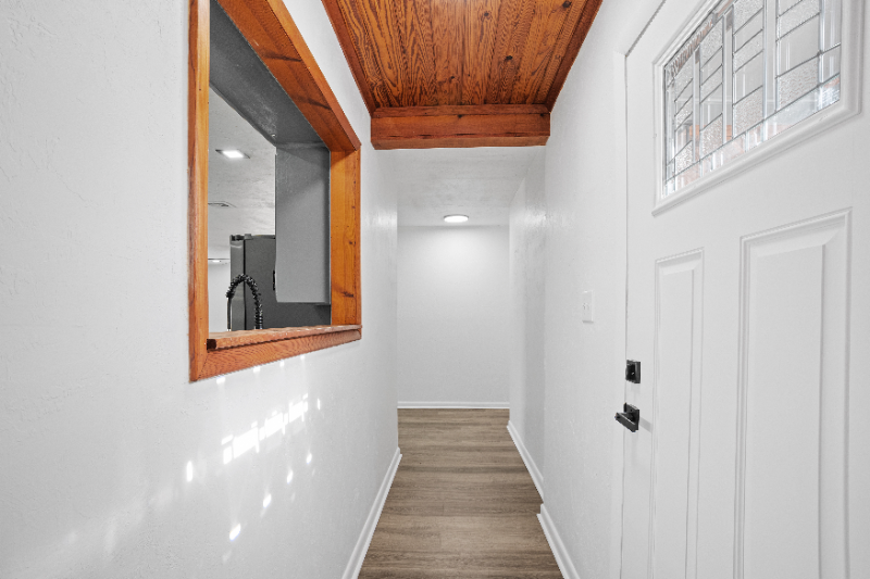 513 Manor Dr - Photo 3 of 25