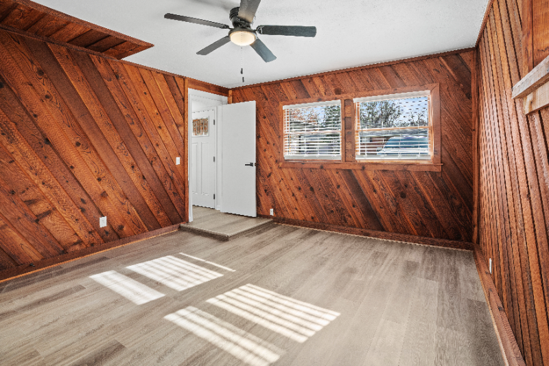 513 Manor Dr - Photo 5 of 25