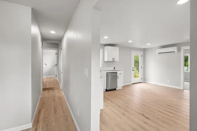 2415 West St - Photo 7 of 15