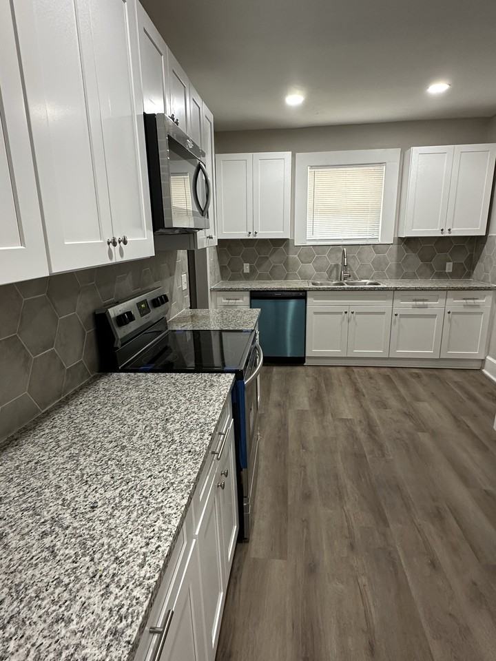 640 Mcmillon Ave Sw #640 - Photo 4 of 10