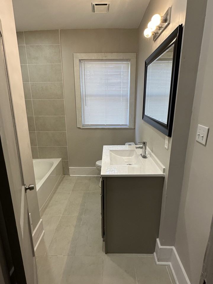 640 Mcmillon Ave Sw #640 - Photo 5 of 10