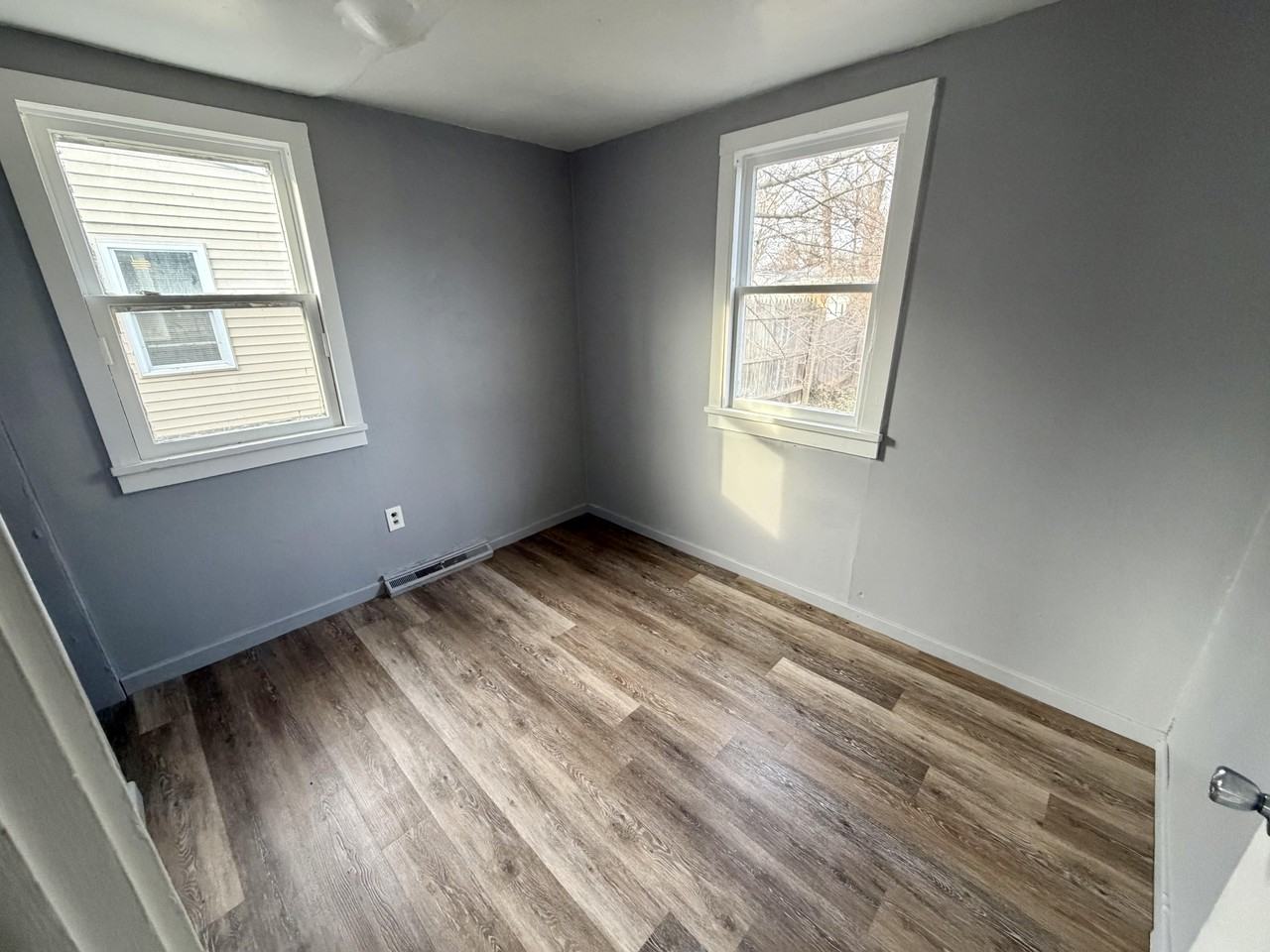 1331 Carman St - Photo 2 of 10