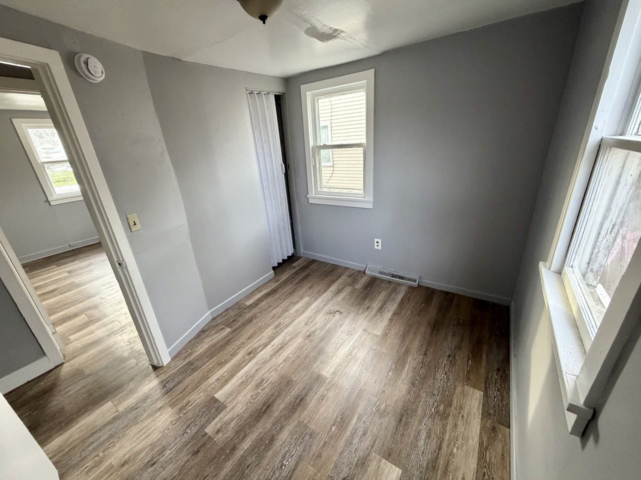 1331 Carman St - Photo 7 of 10