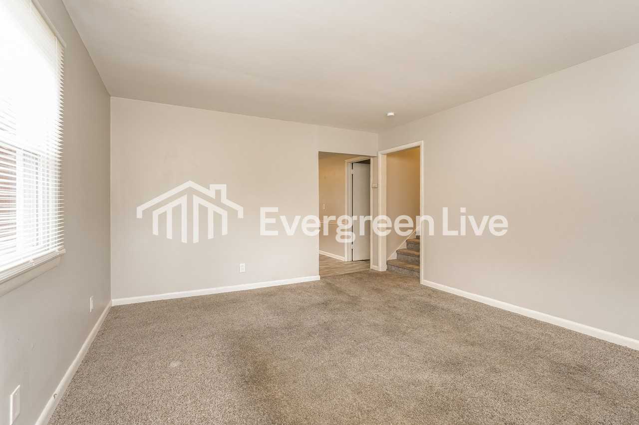 2202 Maybank Dr - Photo 7 of 15