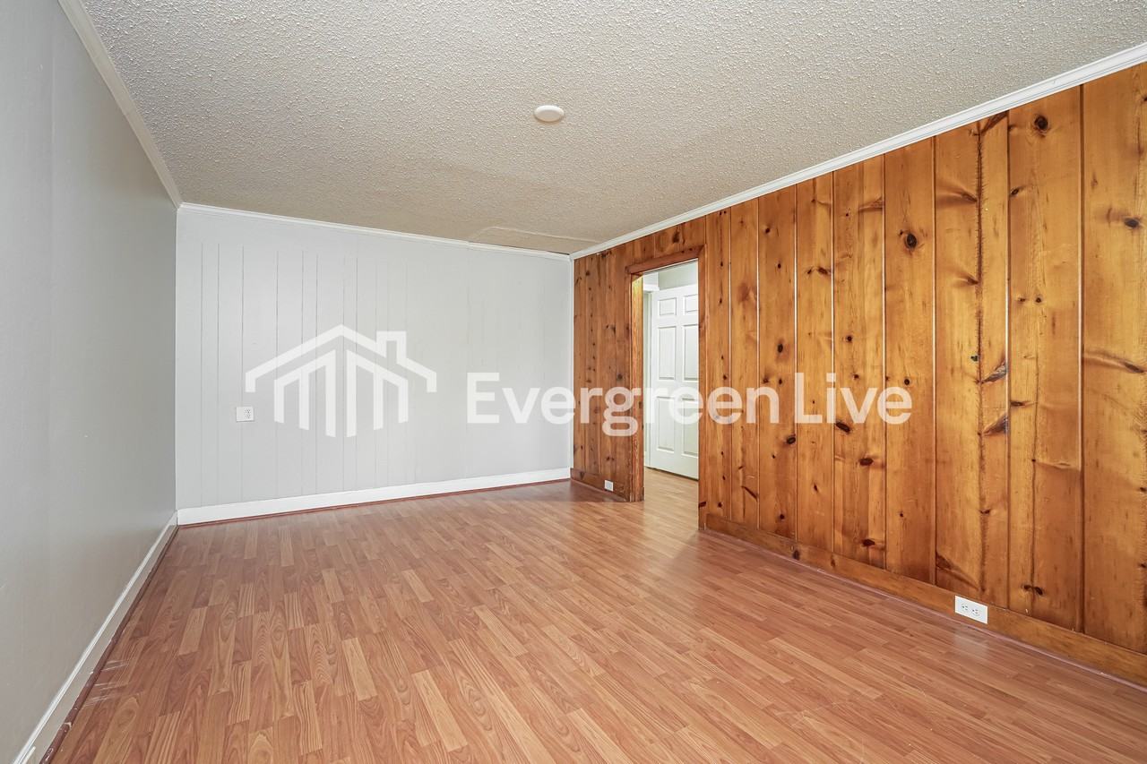 141 Stewart Rd - Photo 3 of 15