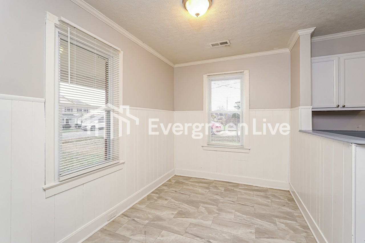 141 Stewart Rd - Photo 4 of 15