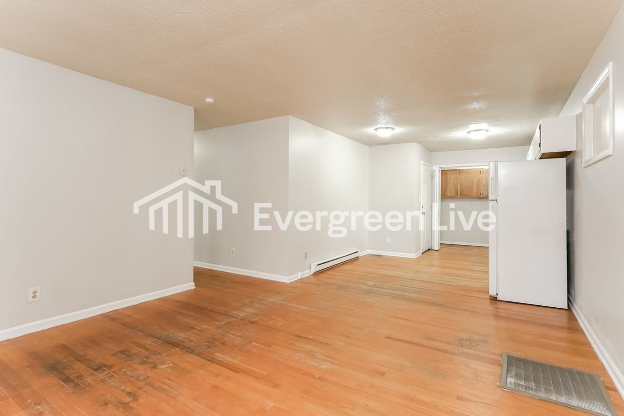 808 Gordon St - Photo 5 of 15