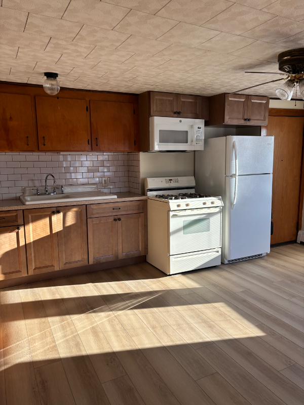 1563 Cove Rd #2W - Photo 2 of 9