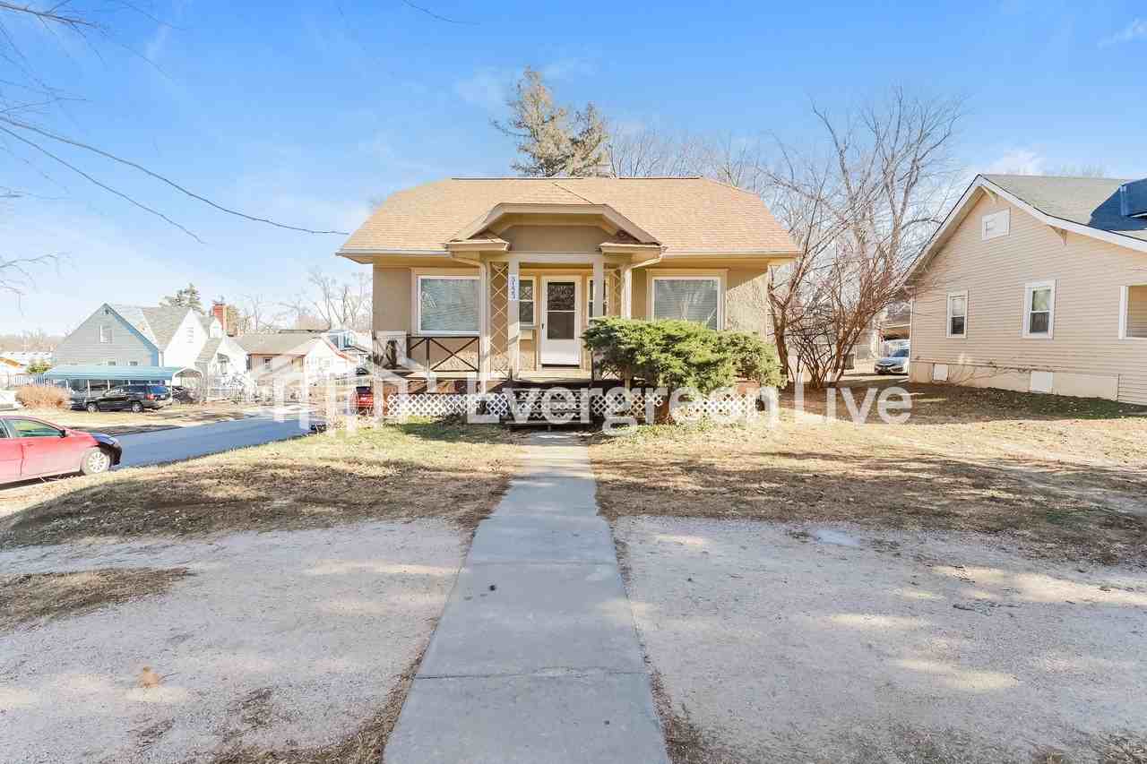 3123 Fontenelle Blvd - Photo 2 of 16