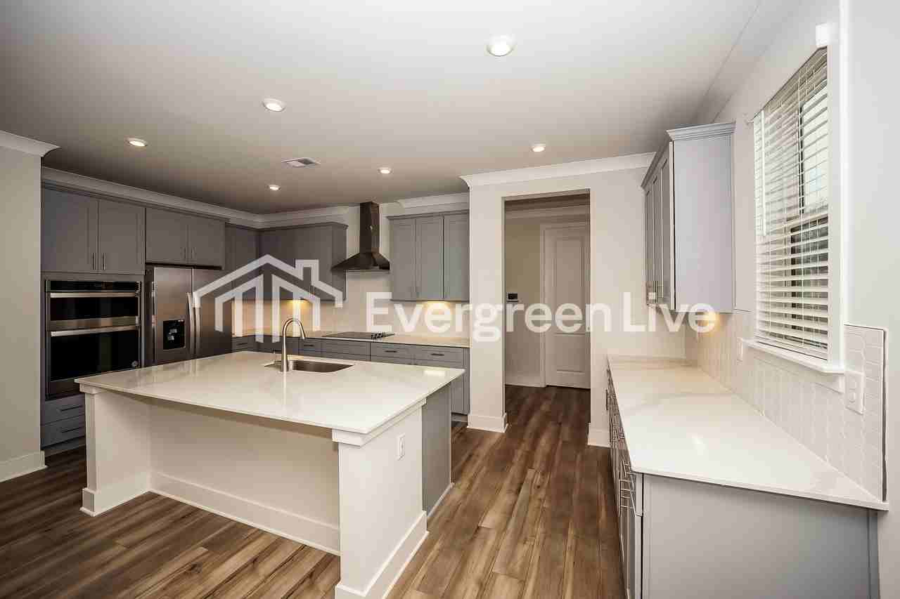 108 Brooke Forest Ct - Photo 3 of 15