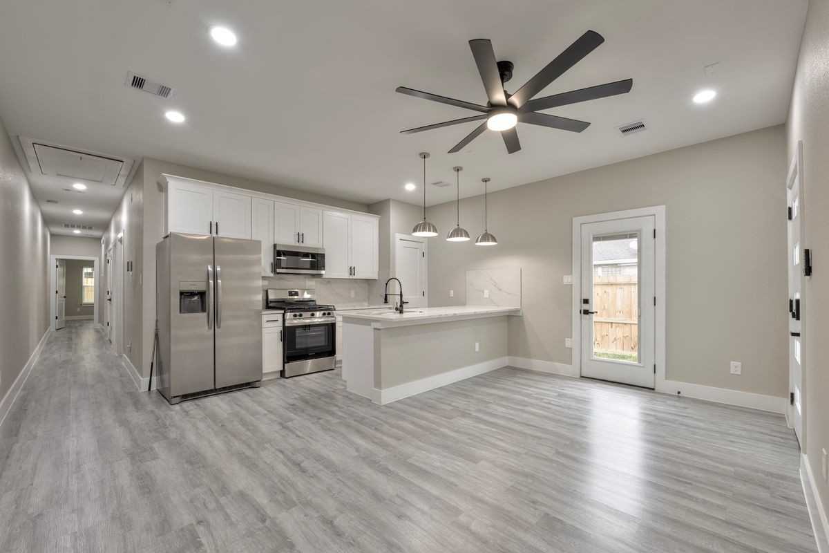 7811 Sandra St - Photo 7 of 18