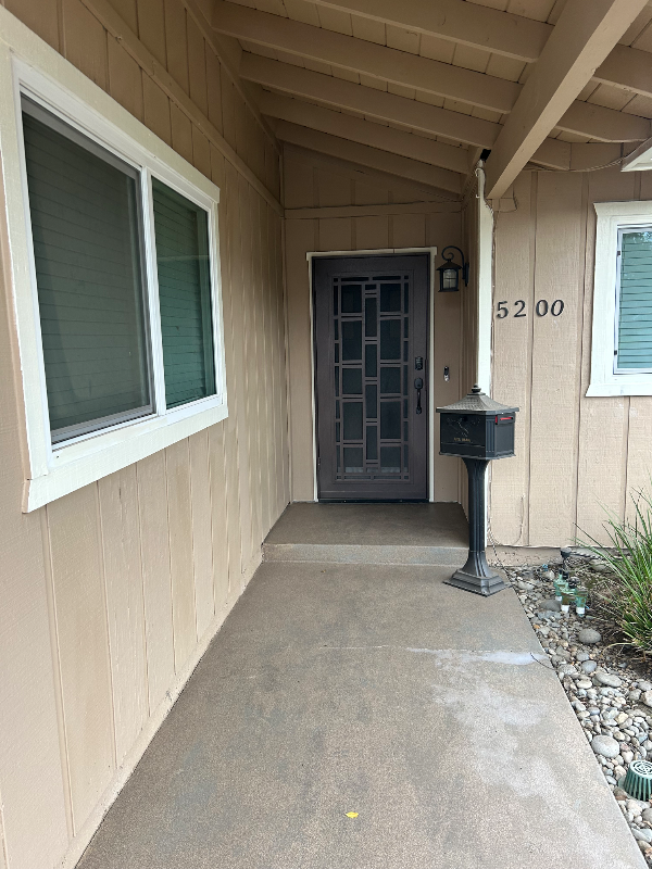 5200 Roseana Ct - Photo 3 of 26