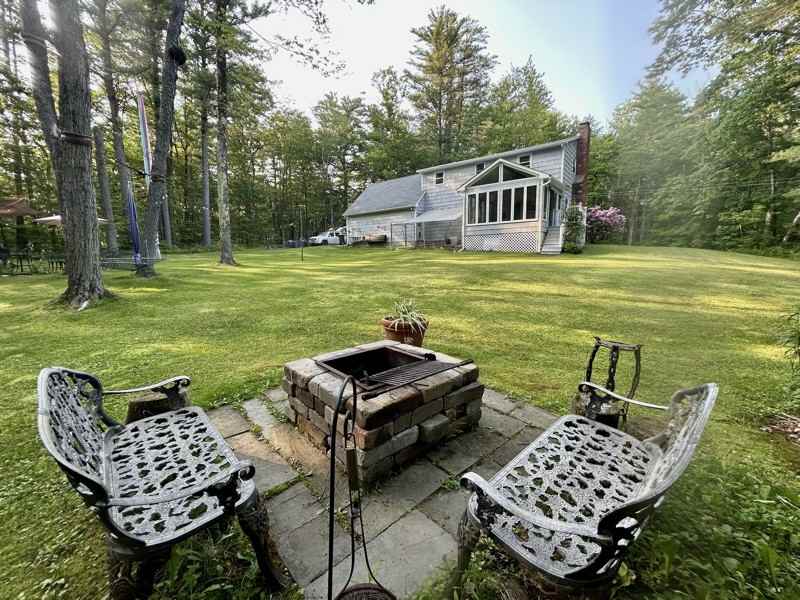 230 Middle Rd - Photo 3 of 18